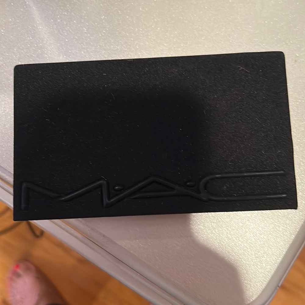 Max look in a box face kit